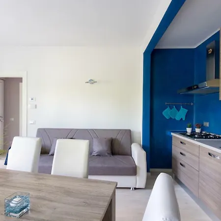 Apartment Indigo Blue *